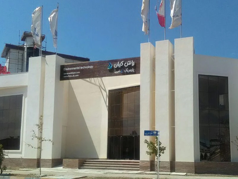 بهبود کیفیت آب در مزارع پرورش ماهی با دستگاه های ازن ساز صنعتی راشکیان